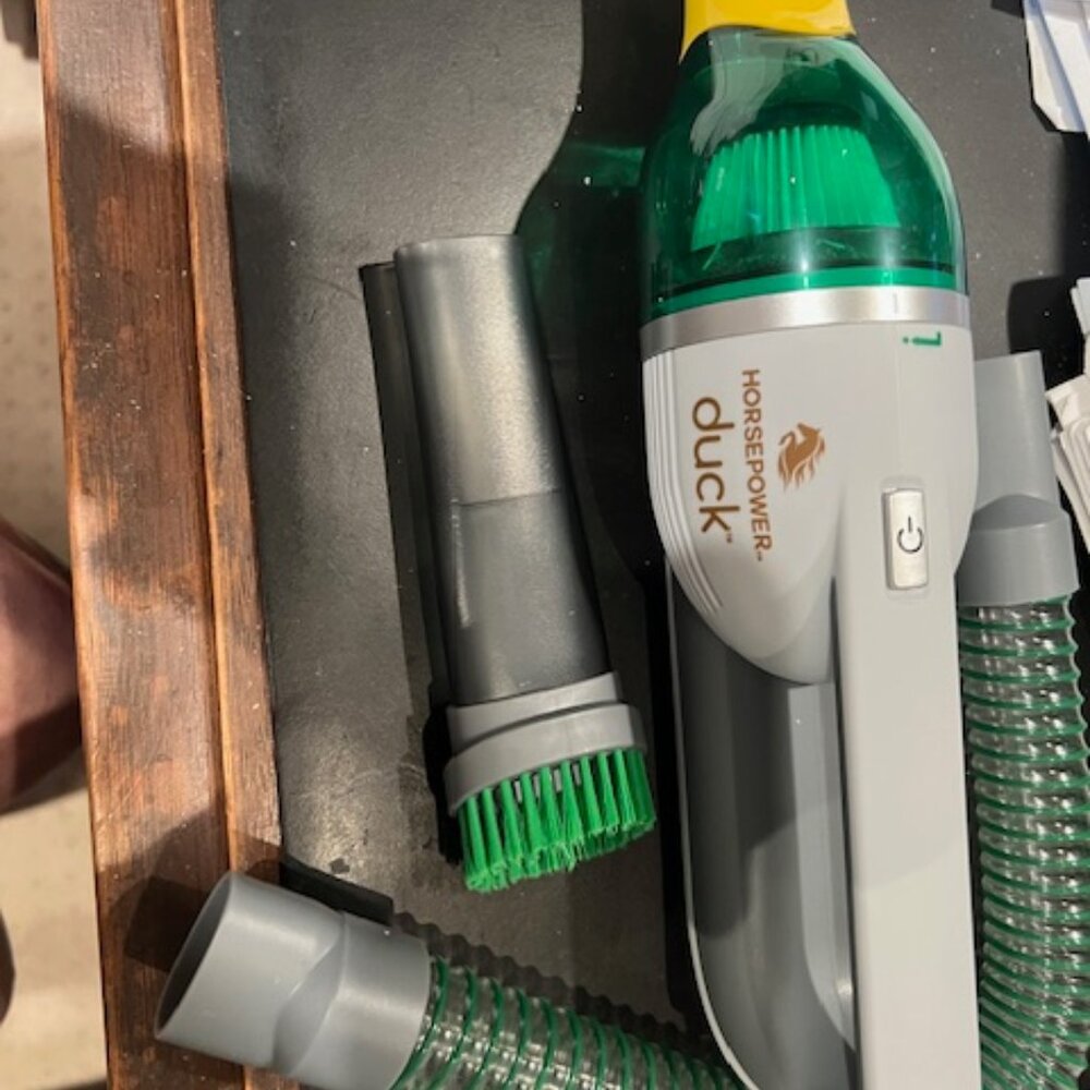 DUCK HORSEPOWER HANDHELD VACCUM